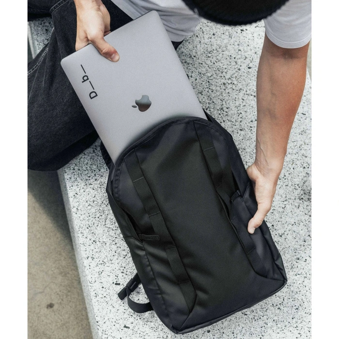 Plecak miejski DB Skateboarding Essential Backpack 15L czarny